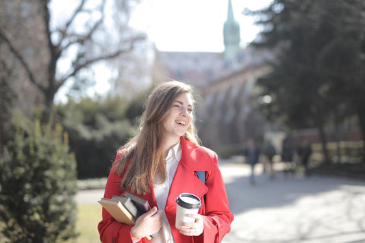 From Cozy to Chic: Fashion Tips for Women Transitioning from Winter to Autumn